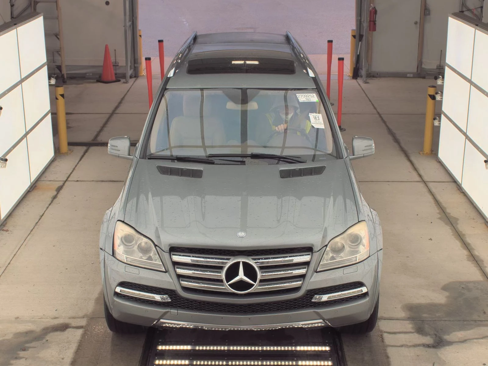 Mercedes-Benz GL 500 AMG PACK* 7МЕСТА* ОБДУХ* HARMAN* KEYLESS* PANO* КА - изображение 2