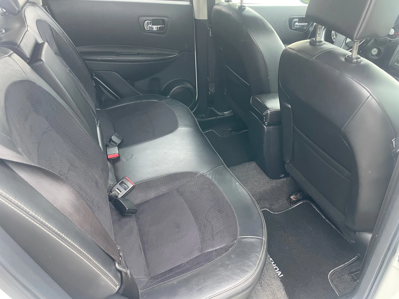 Nissan Qashqai, снимка 11 - Автомобили и джипове - 54046852