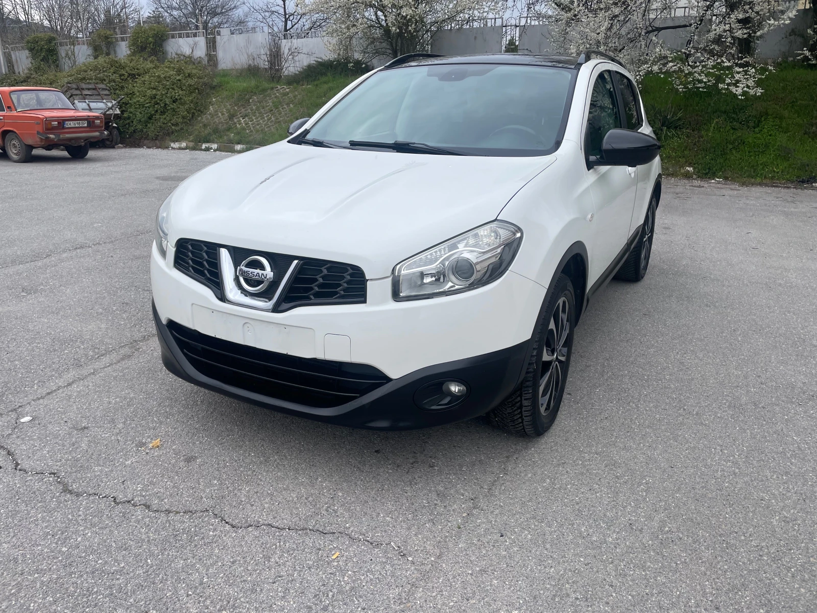 Nissan Qashqai, снимка 2 - Автомобили и джипове - 54046852