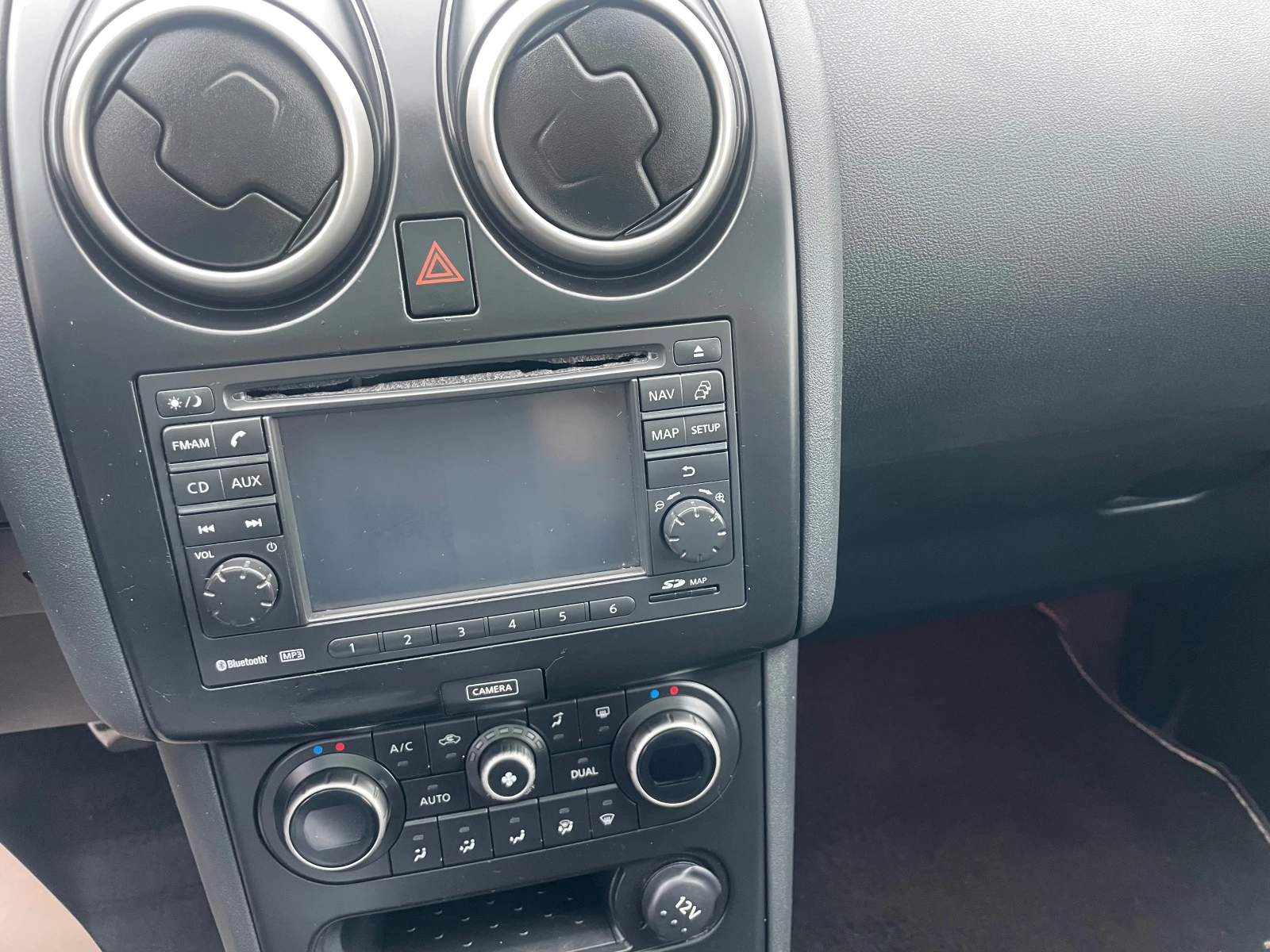 Nissan Qashqai, снимка 15 - Автомобили и джипове - 54046852