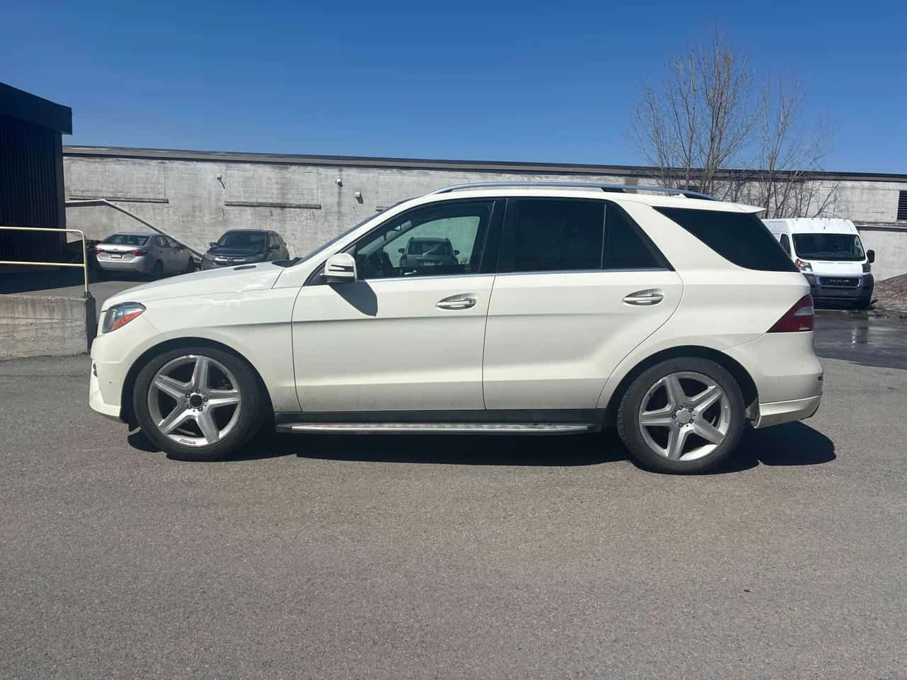 Mercedes-Benz ML 350 АМГ ПАКЕТ/BLUETEC/CARFAX/ПАНО/ПОДГРЕВ/ПАМЕТ/КЛИП , снимка 3 - Автомобили и джипове - 54141448