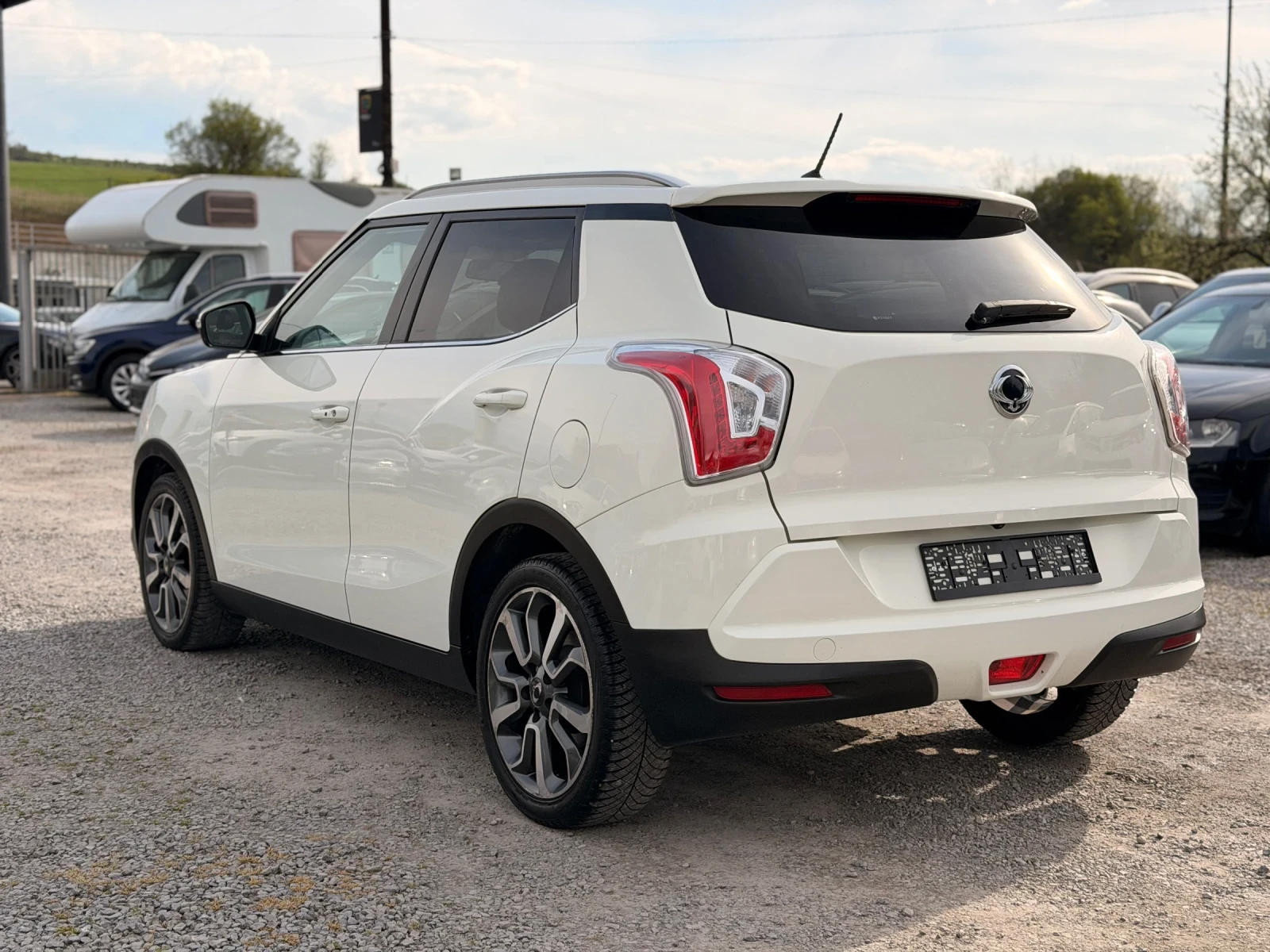 SsangYong Tivoli 1.6D камера/кожа/LED, снимка 7 - Автомобили и джипове - 54371644