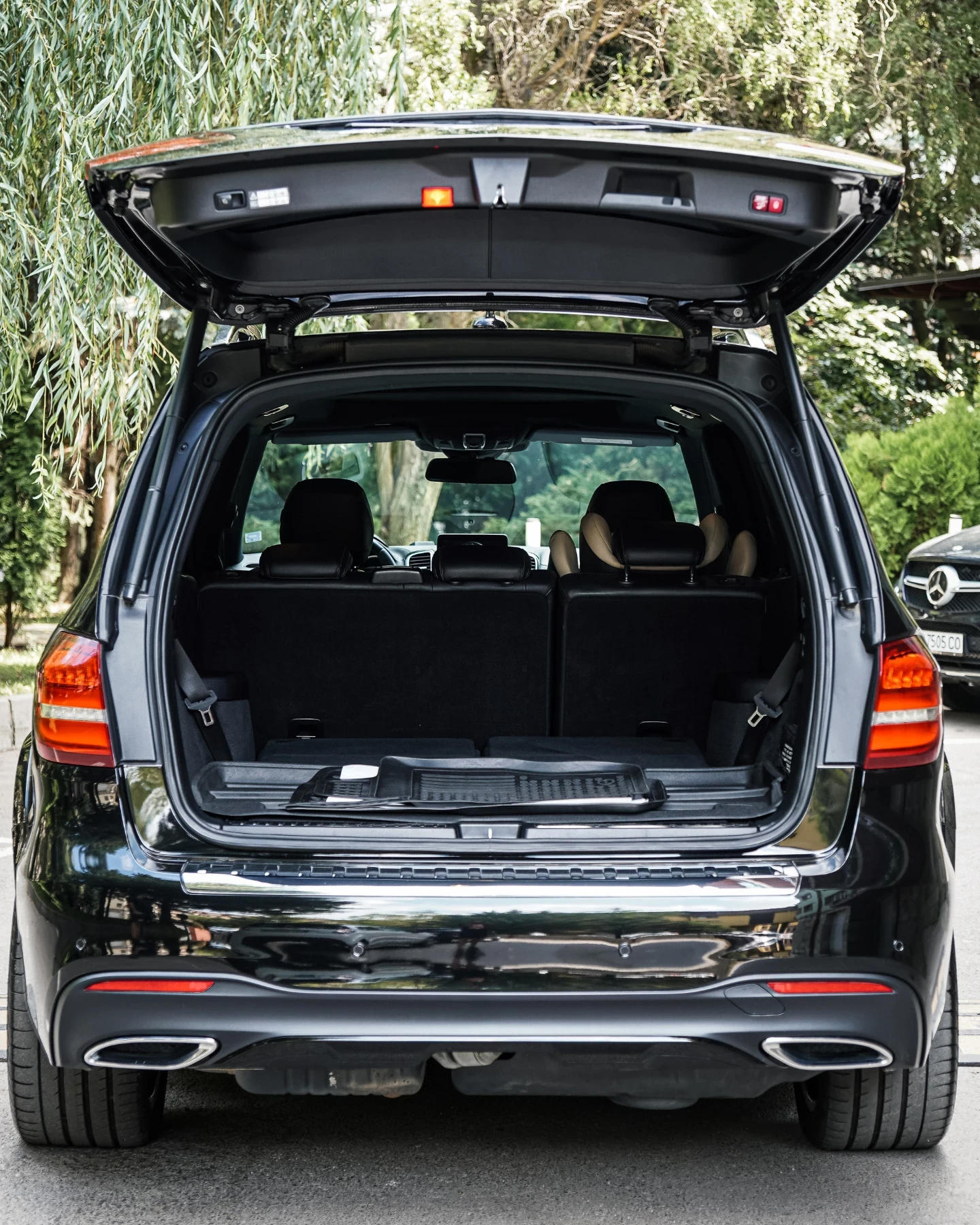 Mercedes-Benz GLS 350 4 matik / AMG Line / Facelift  / EURO 6, снимка 15 - Автомобили и джипове - 55805087