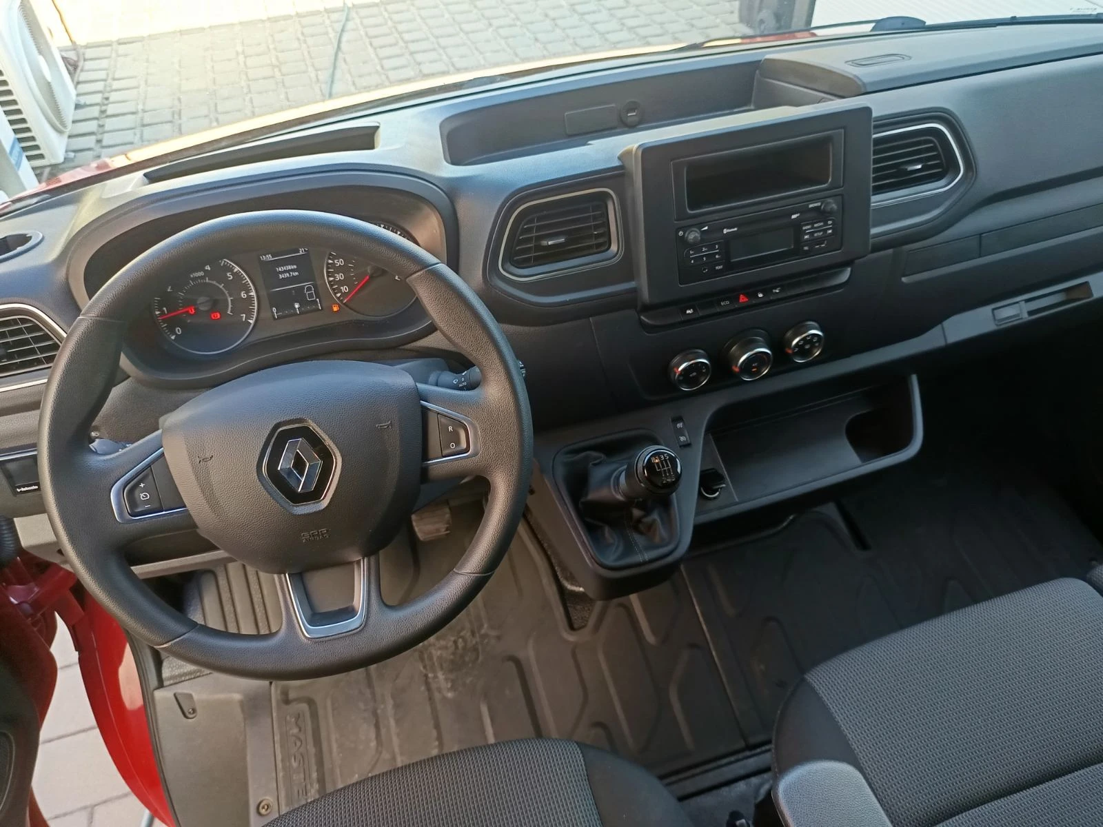 Renault Master 2.3dCi/ 135к.с./ L1H1, снимка 8 - Бусове и автобуси - 56360292