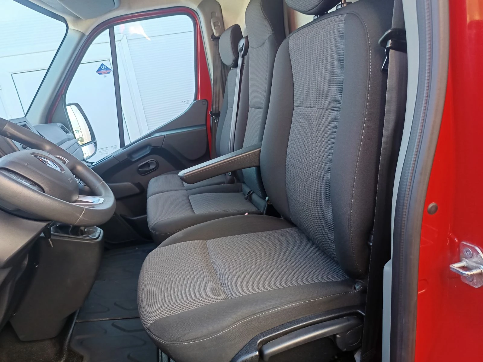 Renault Master 2.3dCi/ 135к.с./ L1H1, снимка 11 - Бусове и автобуси - 56360292
