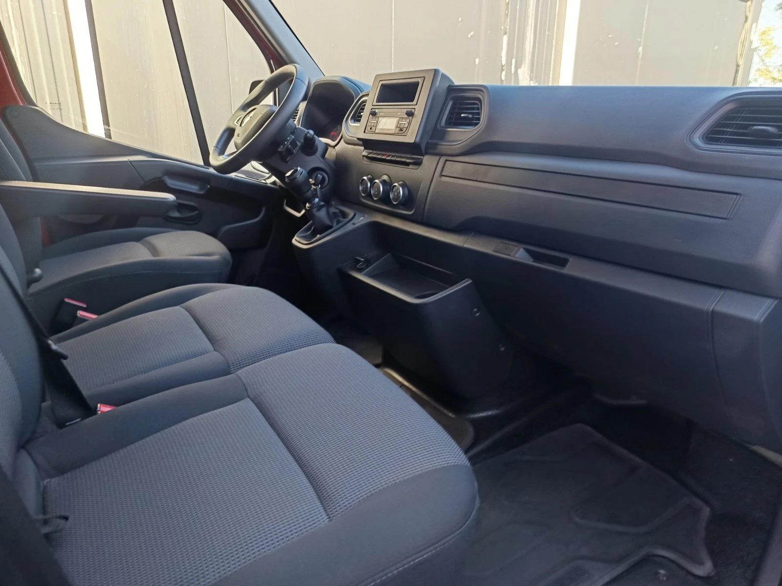 Renault Master 2.3dCi/ 135к.с./ L1H1, снимка 12 - Бусове и автобуси - 56360292