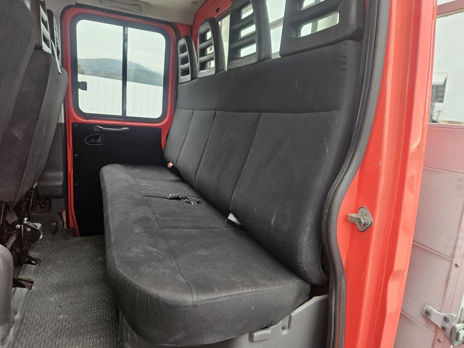 Iveco 35c15 3, 0TDI 7-места КАТ. Б, снимка 8 - Бусове и автобуси - 56549464