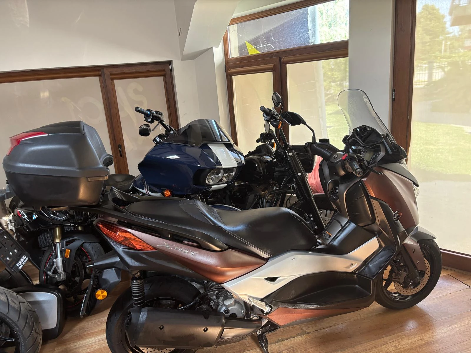 Yamaha X-max 300 TRC ABS 2018 - изображение 9