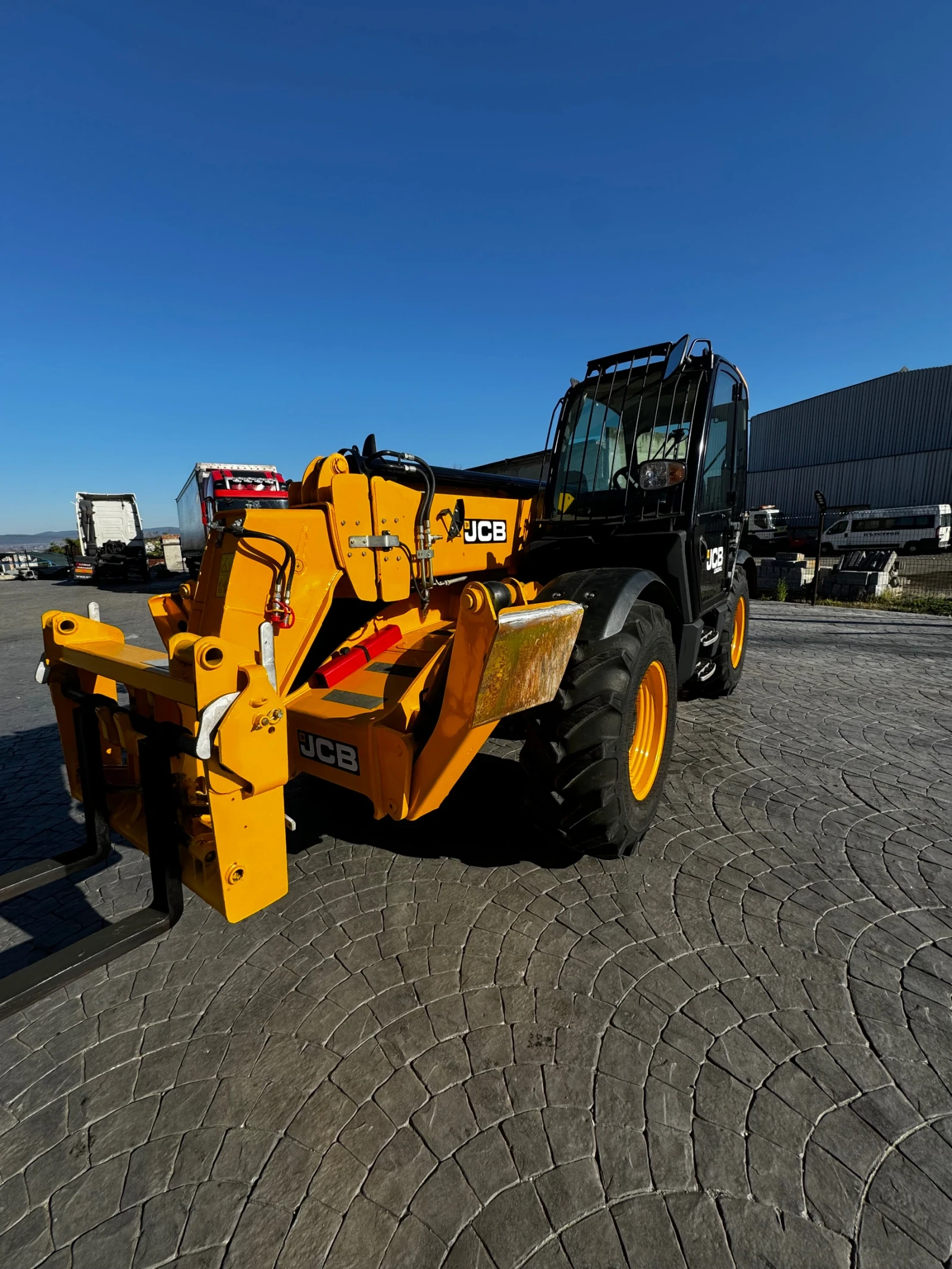 Телескопичен товарач JCB 535-125 клима 3320часа - изображение 9