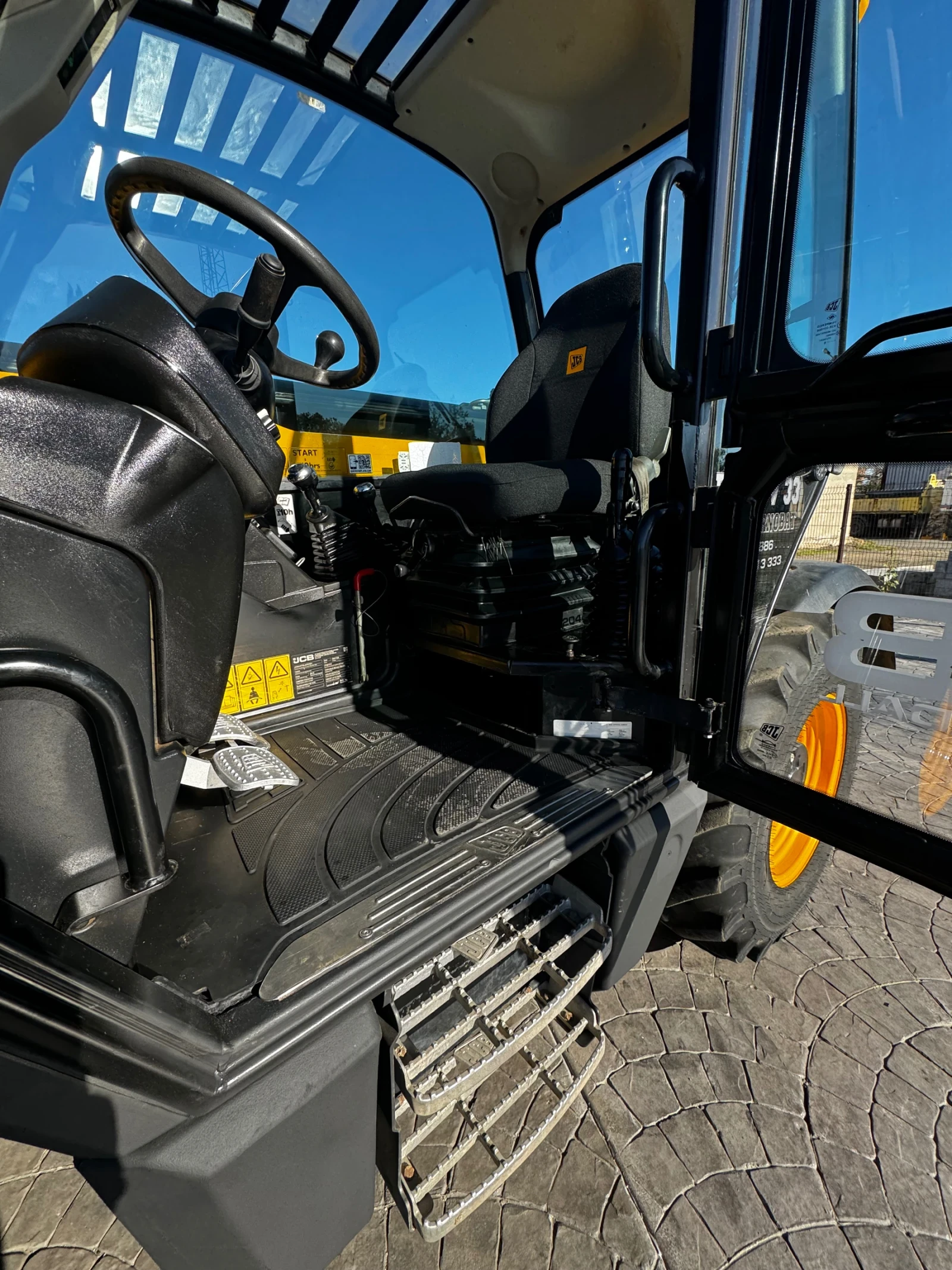 Телескопичен товарач JCB 535-125 клима 3320часа - изображение 6