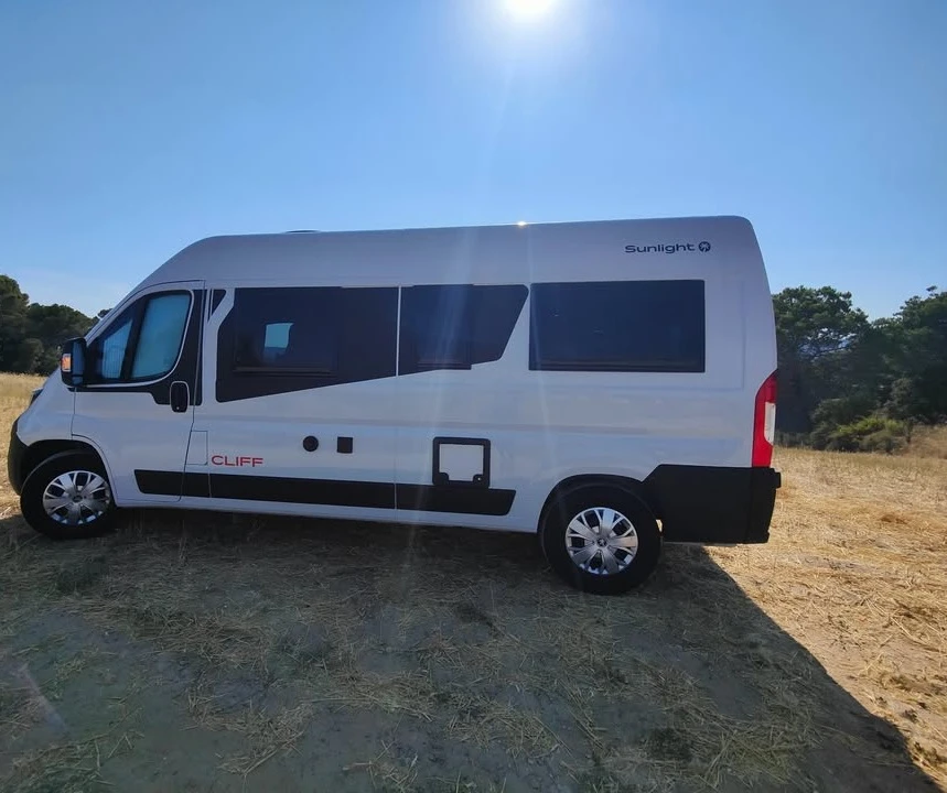Кемпер SUNLIGHT CLIFF 600   2022, снимка 2 - Каравани и кемпери - 56568760