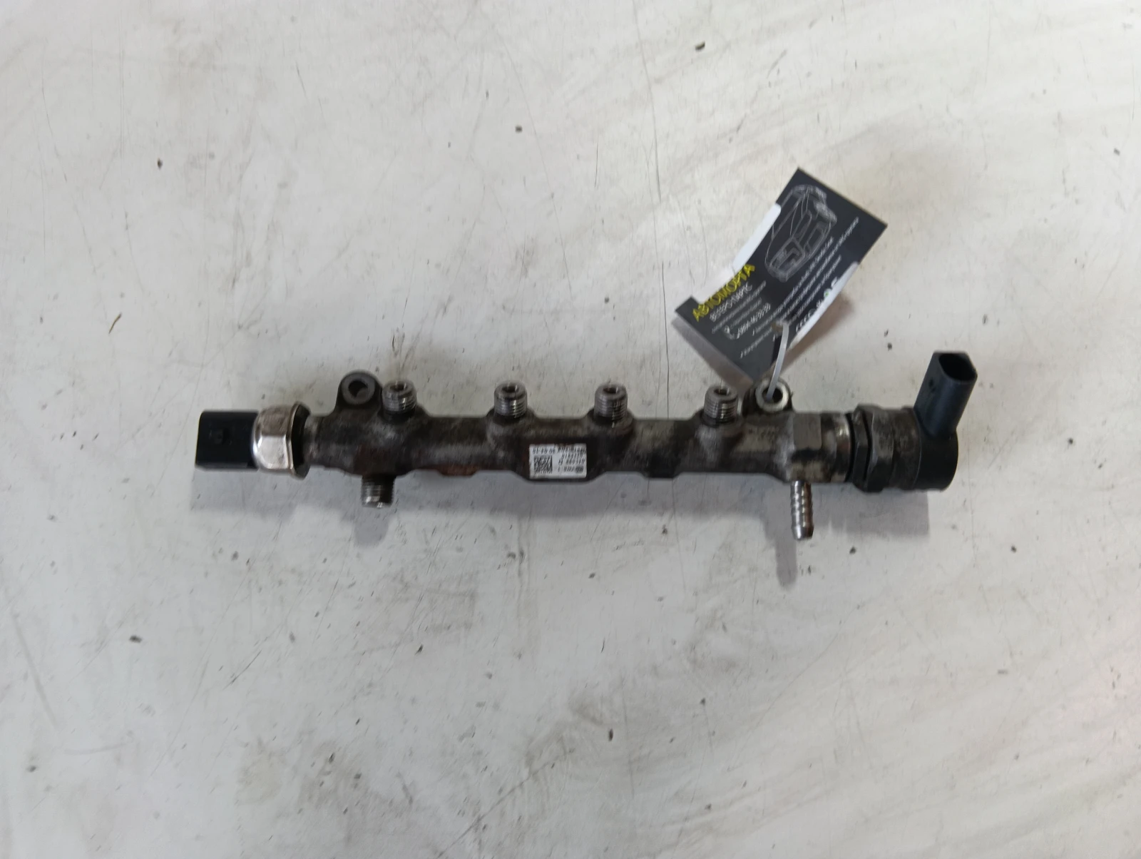 горивна рейка 2.0 TDI 04L125 04L089D 057130764AB 04L906054 Skoda Octavia
