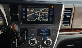 Toyota Sienna Facelift 3.5 бензин! Става на газ! Кафява кожа!, снимка 8