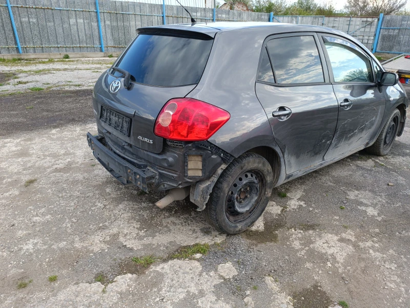 Toyota Auris 2.0 D4D, снимка 3 - Автомобили и джипове - 40444788