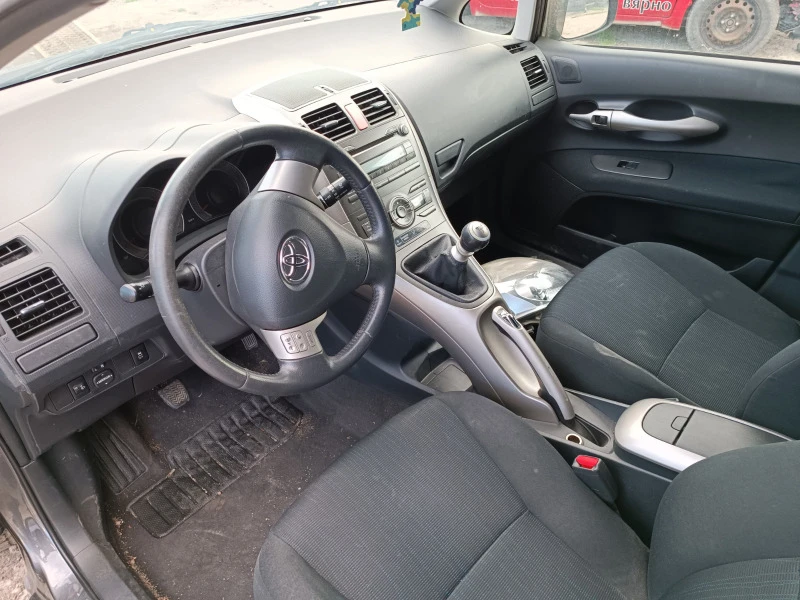 Toyota Auris 2.0 D4D, снимка 4 - Автомобили и джипове - 40444788