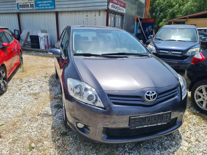 Toyota Auris 1.33 VVTI, снимка 2 - Автомобили и джипове - 47073895