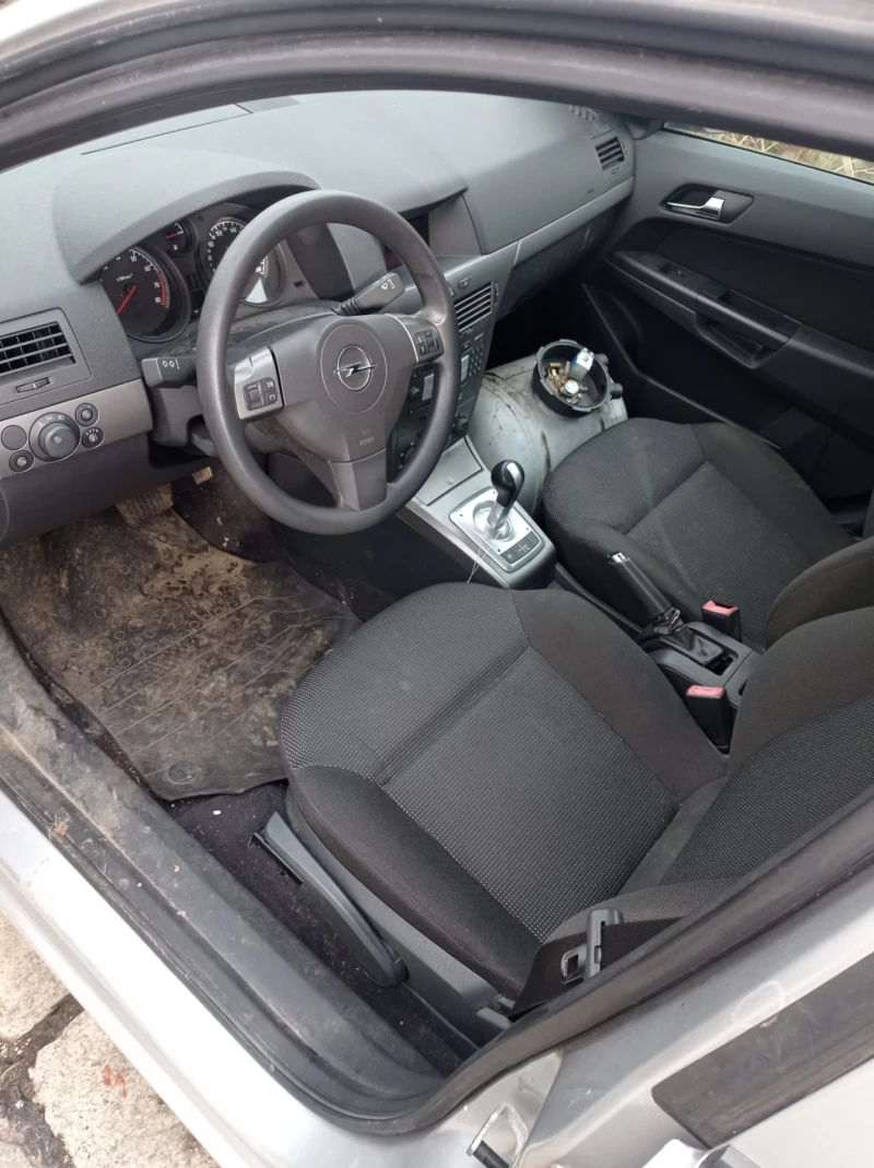 Opel Astra  1.6, снимка 4 - Автомобили и джипове - 48366645