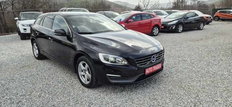 Volvo V60 2.4-215кс.4Х4.NAVY, снимка 4 - Автомобили и джипове - 48434298