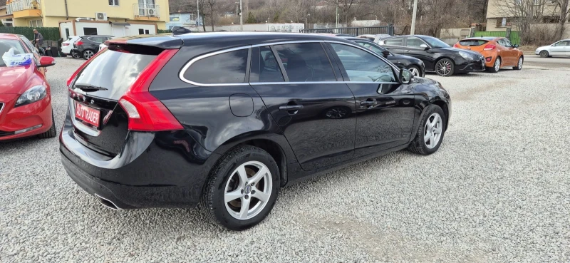 Volvo V60 2.4-215кс.4Х4.NAVY, снимка 5 - Автомобили и джипове - 48434298