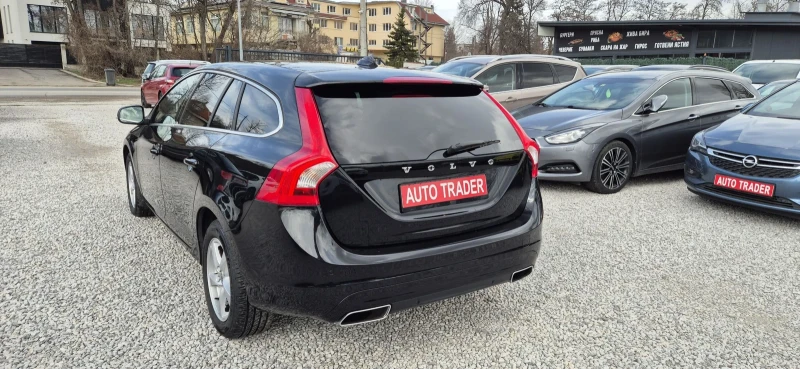 Volvo V60 2.4-215кс.4Х4.NAVY, снимка 8 - Автомобили и джипове - 48434298