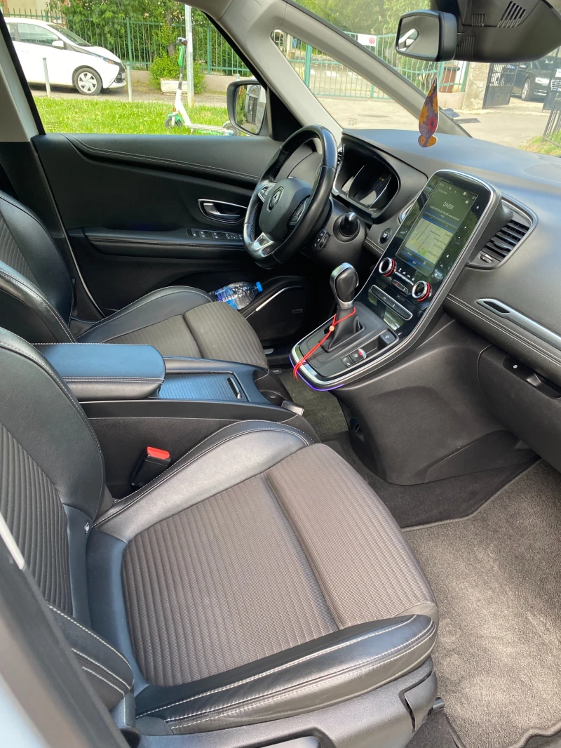 Renault Grand scenic, снимка 9 - Автомобили и джипове - 51313843