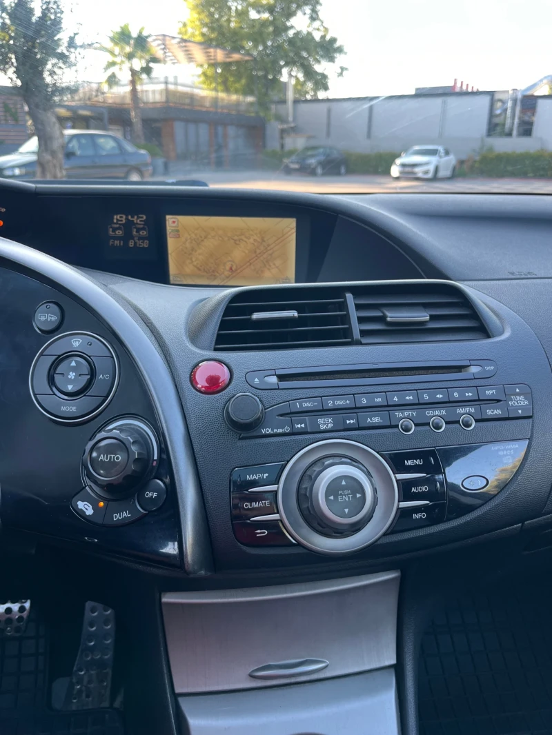 Honda Civic Civic, всички екстри, ВЪЗМОЖЕН ЛИЗИНГ!!!, снимка 8 - Автомобили и джипове - 52161015