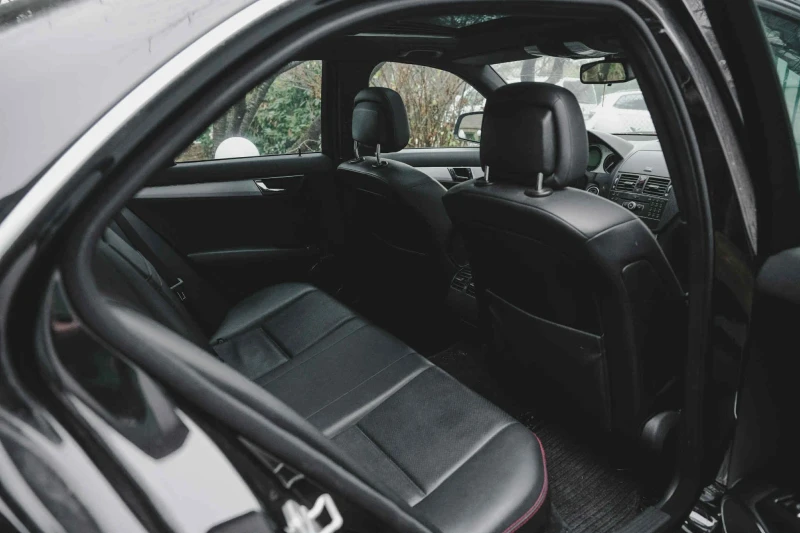 Mercedes-Benz C 300 AMG, снимка 9 - Автомобили и джипове - 52841476