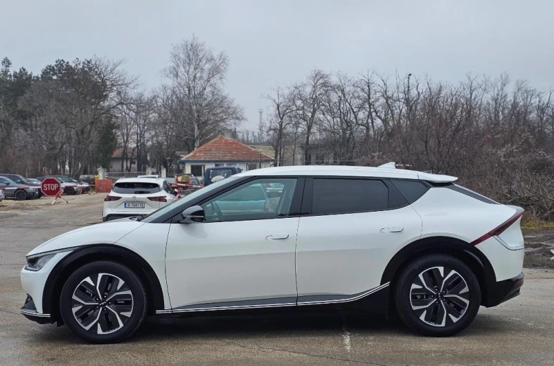 Kia EV6 Перфектна 77 КВ Голямата Батерия, снимка 3 - Автомобили и джипове - 53212018