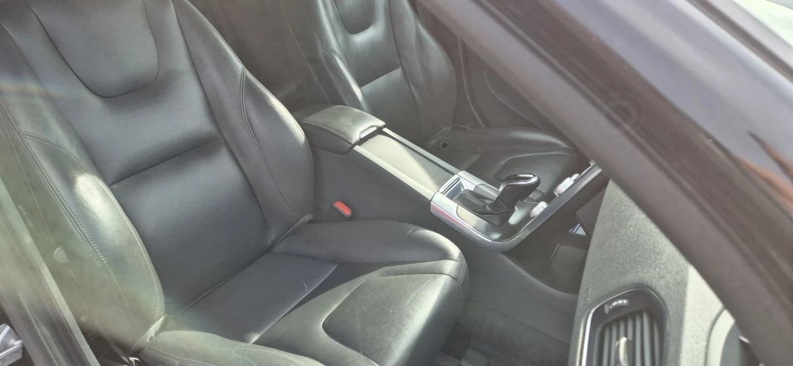 Volvo V60 2.4-215.44.NAVY | Mobile.bg   12