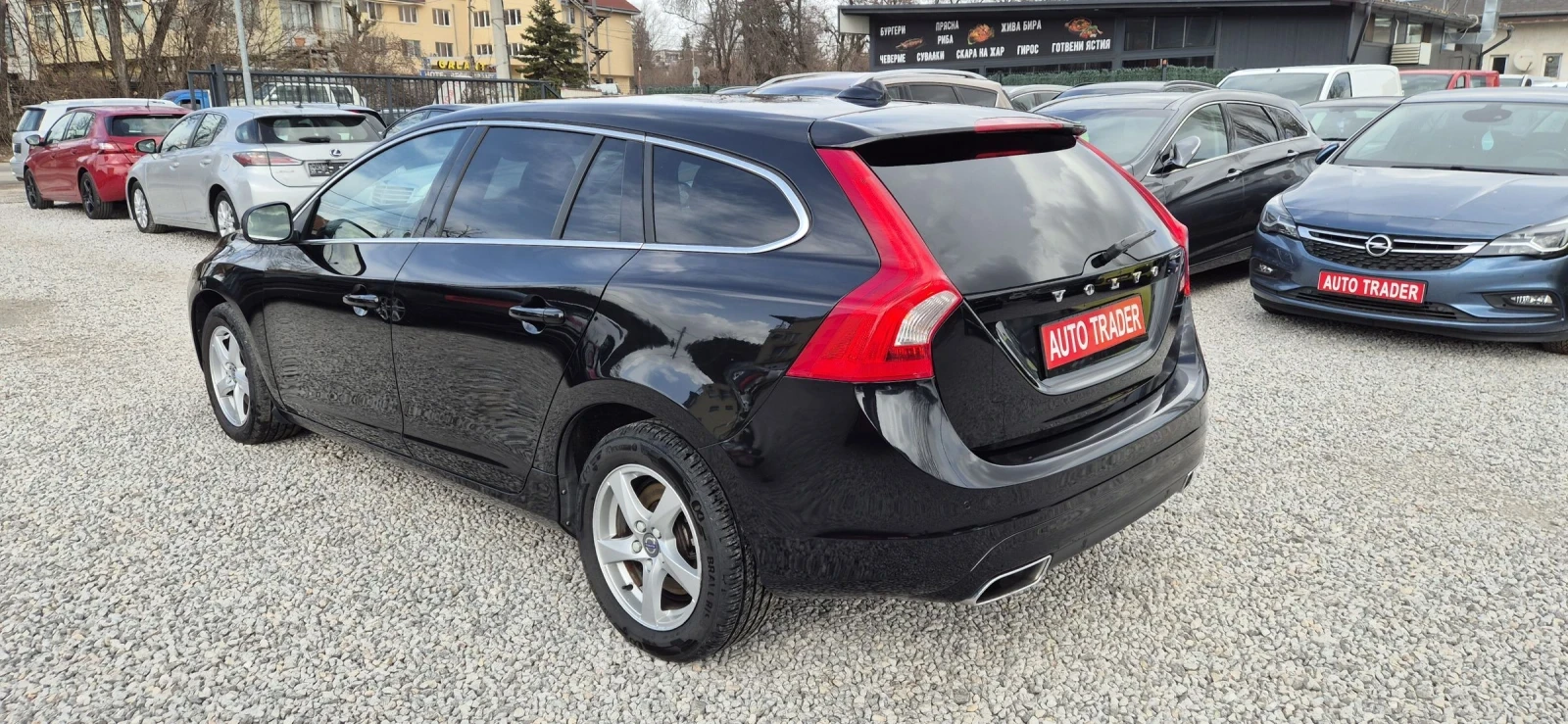 Volvo V60 2.4-215.44.NAVY | Mobile.bg   17