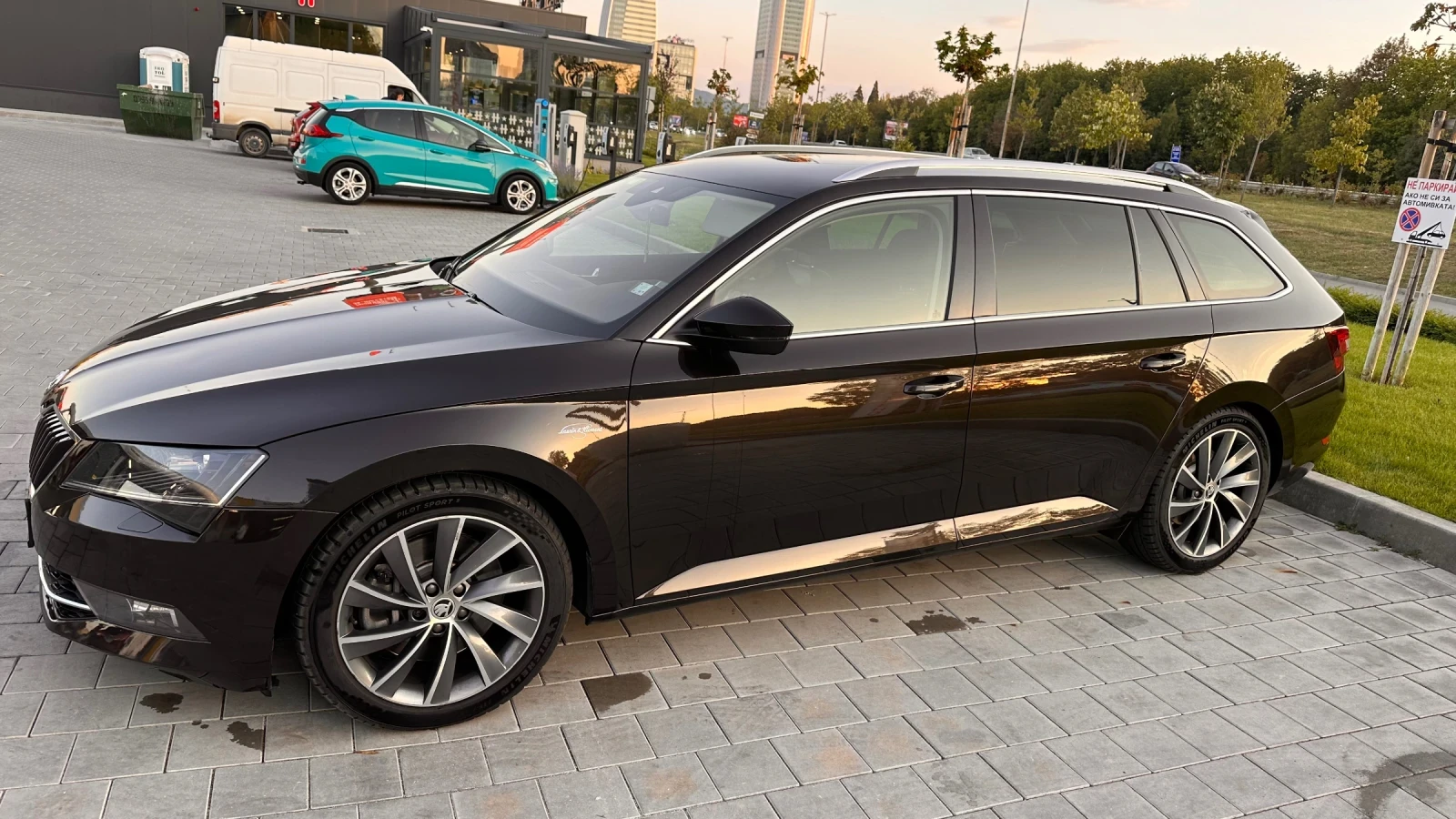 Skoda Superb L&K 2.0 TSI, 280 к.с.     Двигател на 32000 км! - изображение 5