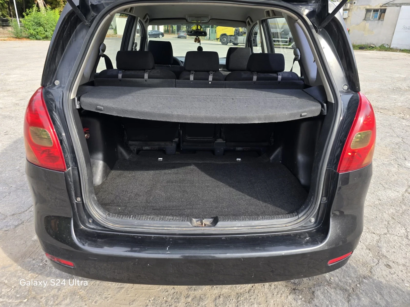 Toyota Corolla verso  - изображение 9