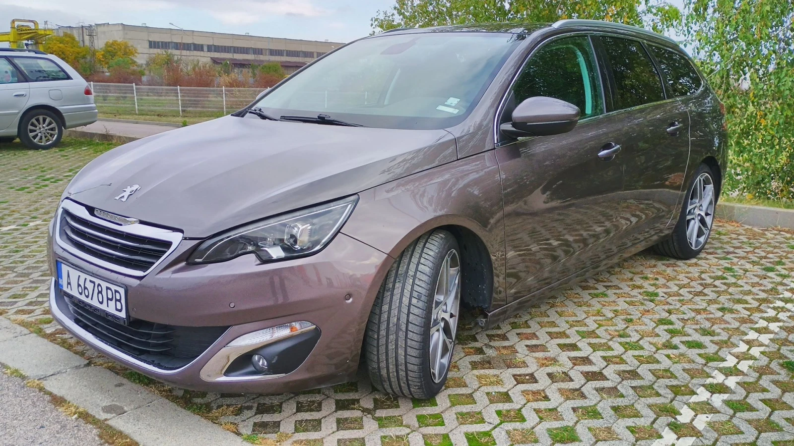 Peugeot 308 SW Allure/ 1.6 BlueHDI/ AUTOMAT/ 2015/ EURO 6 - изображение 3
