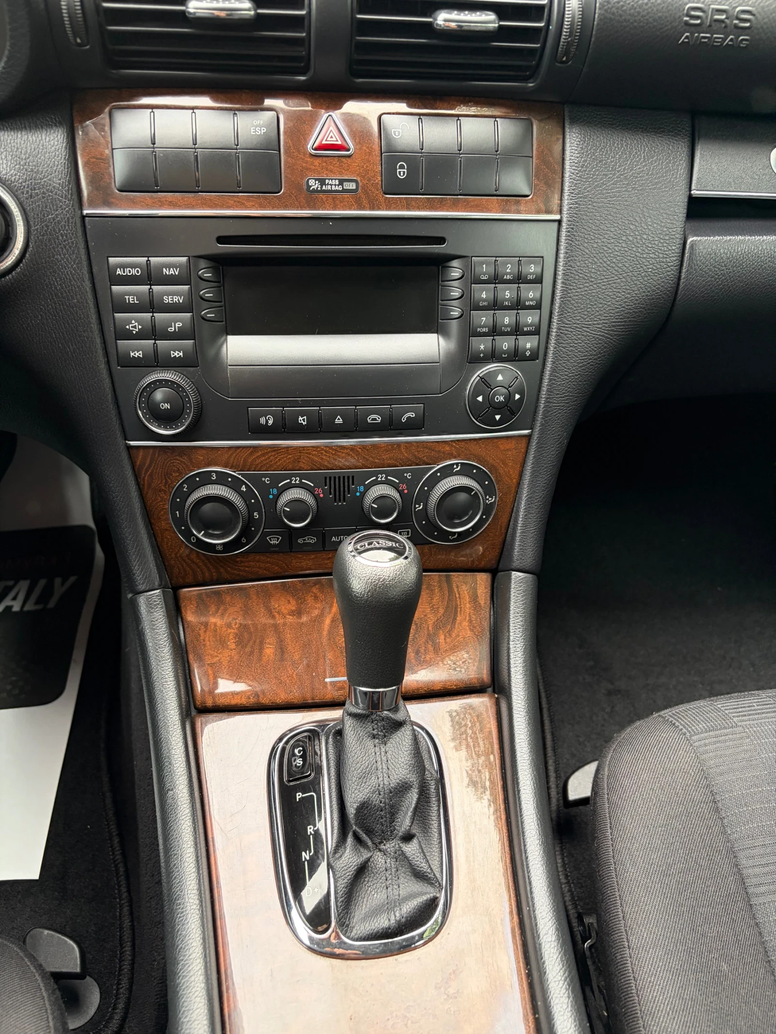 Mercedes-Benz C 180 Compressor Automatik Facelift , снимка 13 - Автомобили и джипове - 54572443