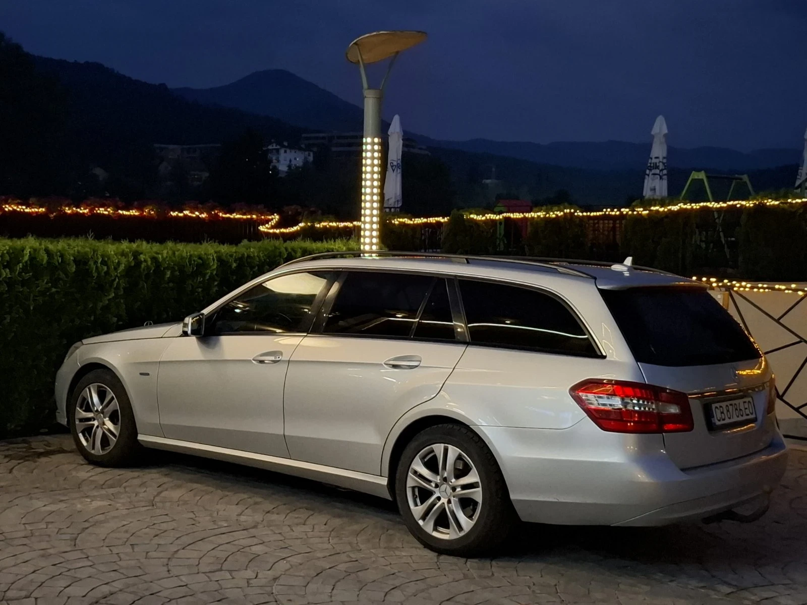 Mercedes-Benz E 200, снимка 2 - Автомобили и джипове - 55179468