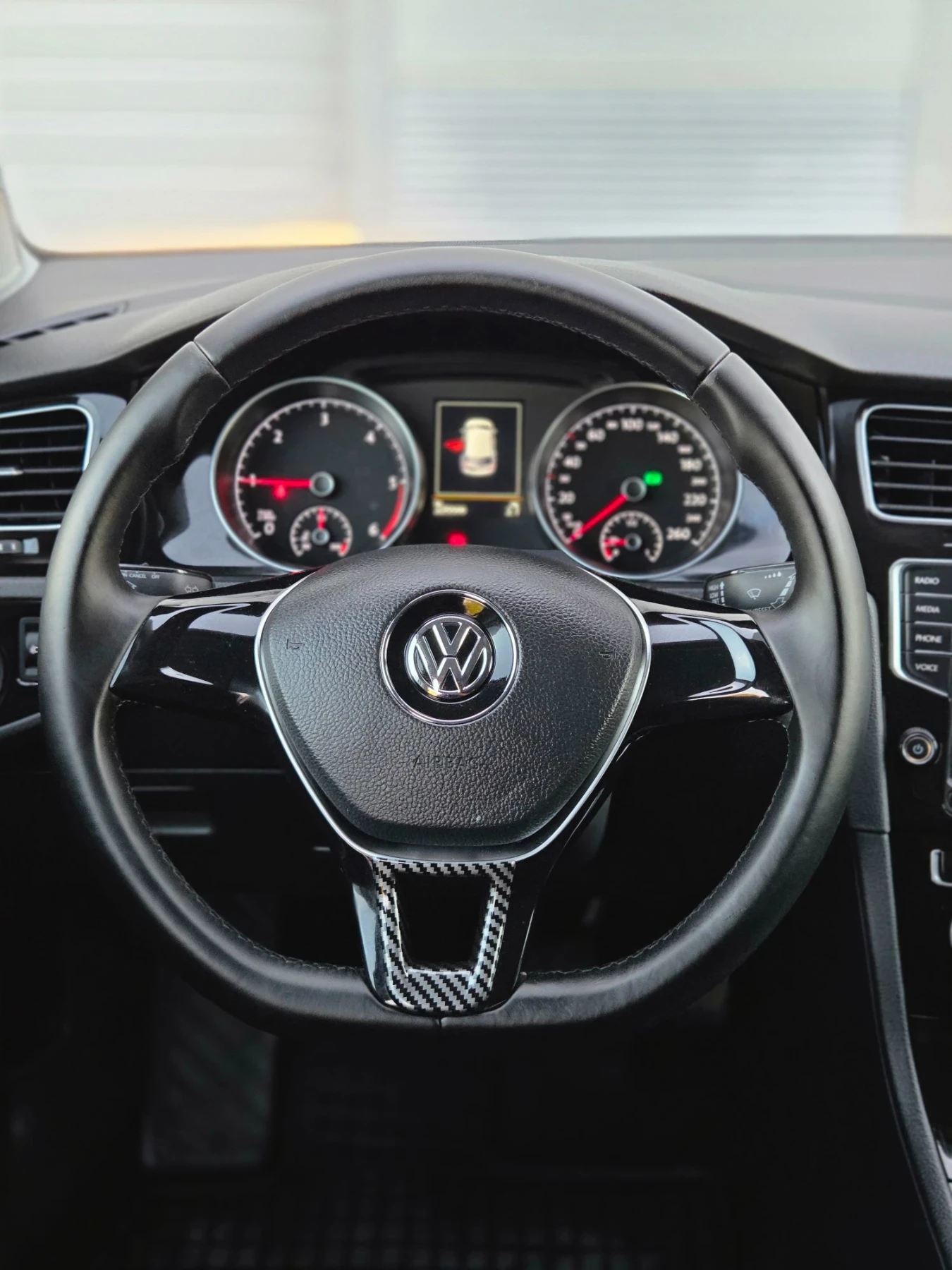 VW Golf 7.  1.6TDI AVTOMAT, снимка 13 - Автомобили и джипове - 55960596