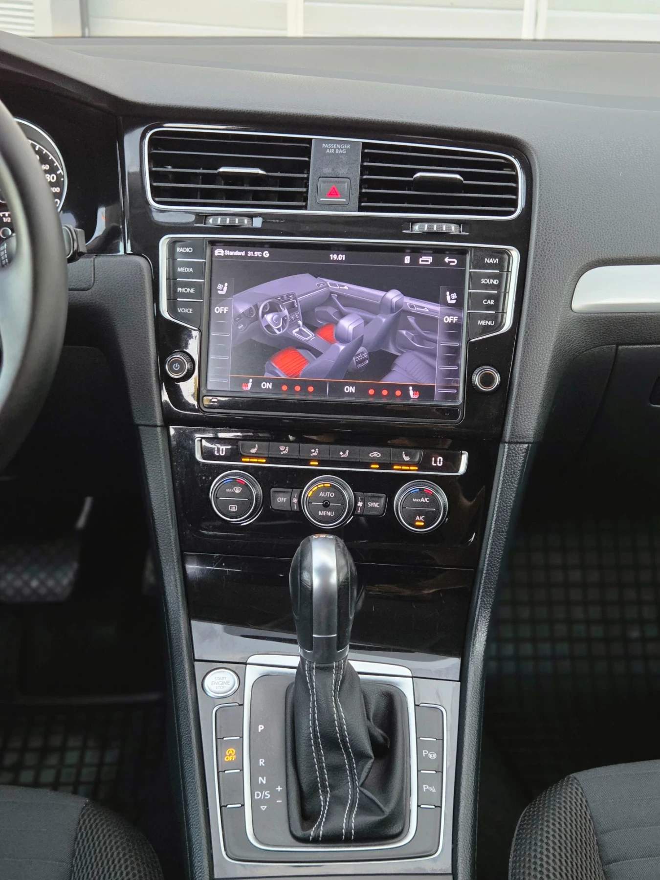 VW Golf 7.  1.6TDI AVTOMAT, снимка 11 - Автомобили и джипове - 55960596