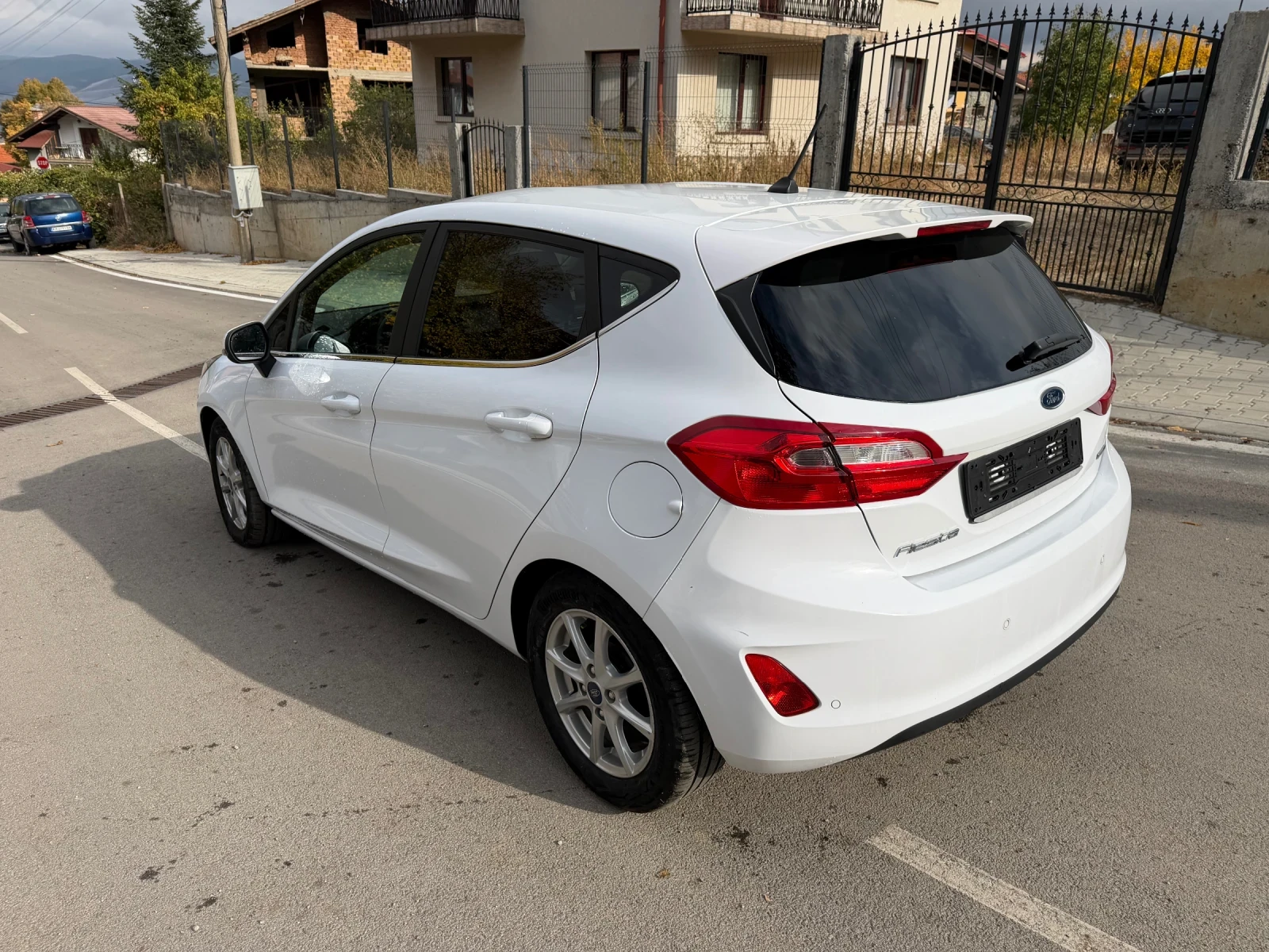 Ford Fiesta 1.0 Eco-boost Hybrid , снимка 5 - Автомобили и джипове - 56538796