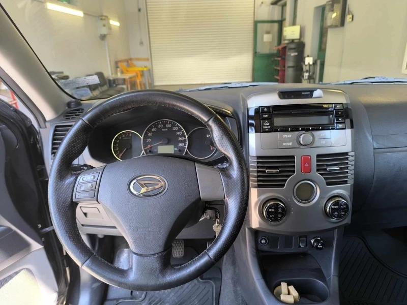 Daihatsu Terios 1.5, снимка 10 - Автомобили и джипове - 46730948