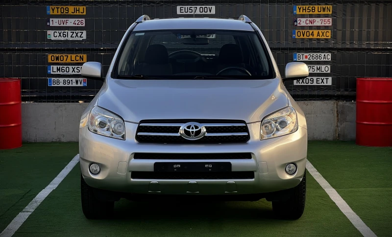 Toyota Rav4 2.0VVTi 4x4 111000km ОБСЛУЖЕН KATO HOBA, снимка 2 - Автомобили и джипове - 47728573