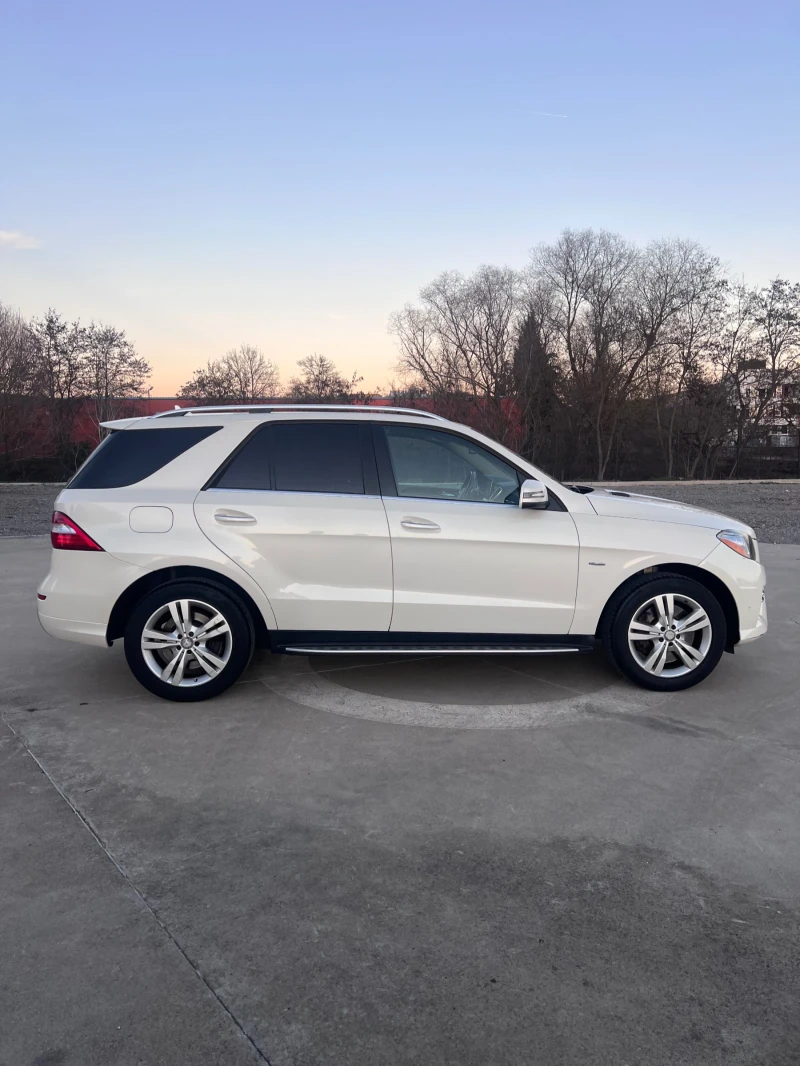 Mercedes-Benz ML 350 AMG LINE, снимка 4 - Автомобили и джипове - 48396956