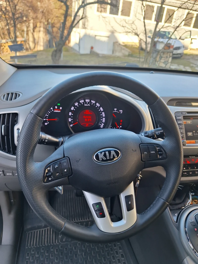 Kia Sportage, снимка 16 - Автомобили и джипове - 49361629