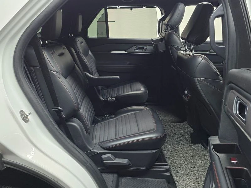 Ford Explorer 2.3 Automatic, снимка 11 - Автомобили и джипове - 55954061
