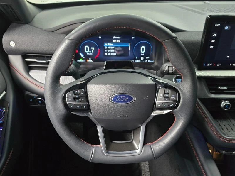 Ford Explorer 2.3 Automatic, снимка 13 - Автомобили и джипове - 55954061