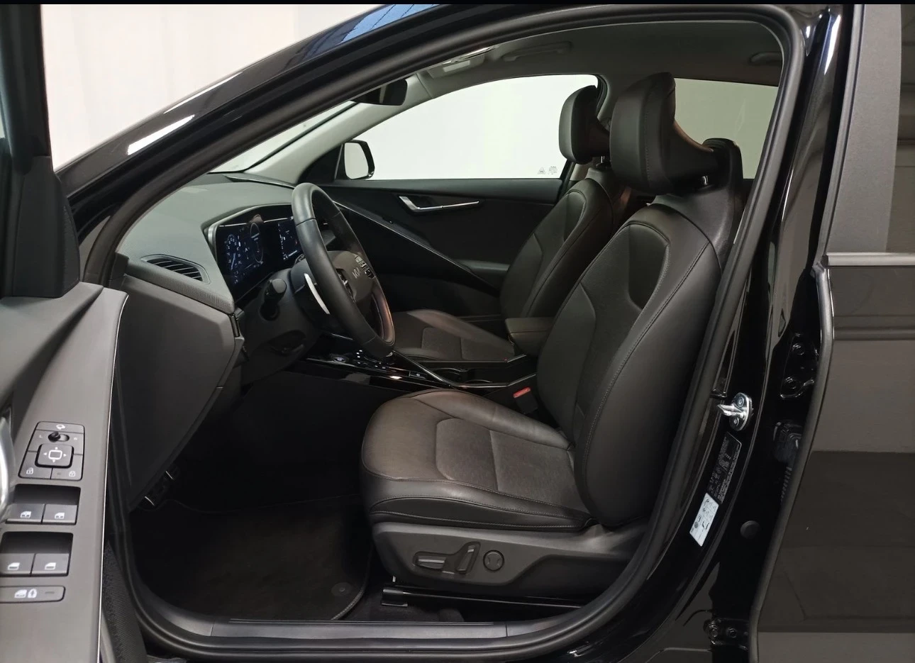 Kia Niro Inspiration Navi Cam 31000 km, снимка 6 - Автомобили и джипове - 54184660