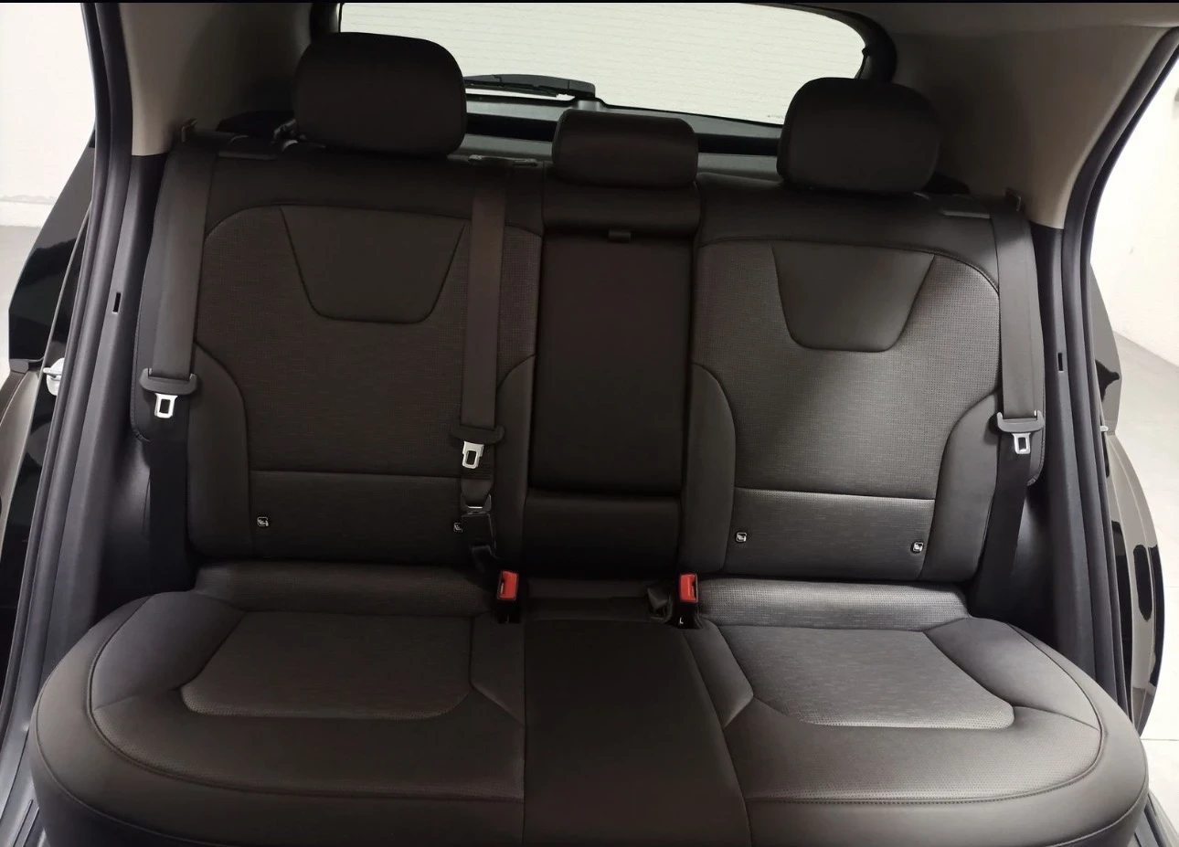 Kia Niro Inspiration Navi Cam 31000 km, снимка 8 - Автомобили и джипове - 54184660