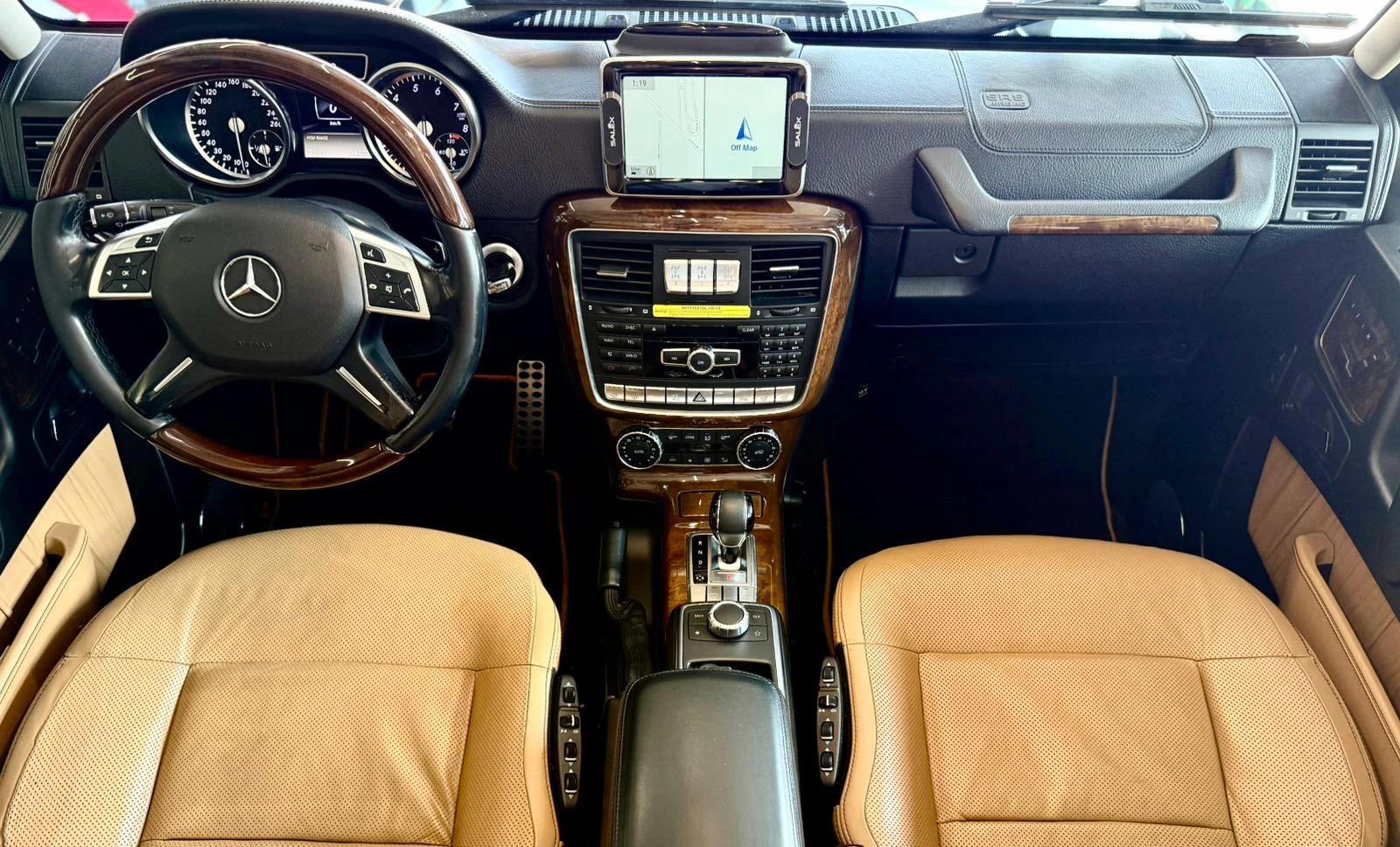 Mercedes-Benz G 500 550* 4Matic* Designo* Harman* Лизинг, снимка 9 - Автомобили и джипове - 54219529