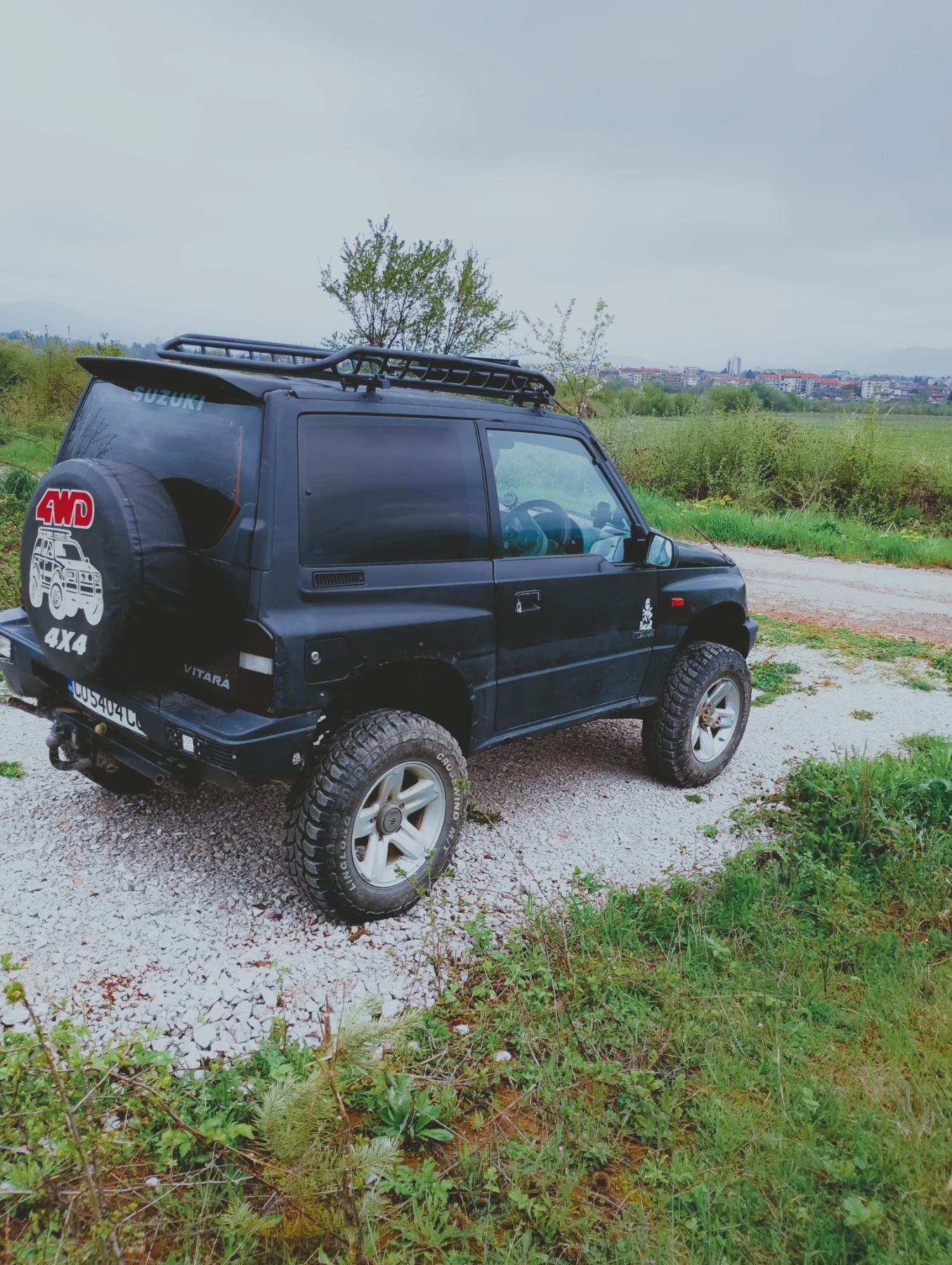 Suzuki Vitara 1, 6 8 в, снимка 13 - Автомобили и джипове - 54284178