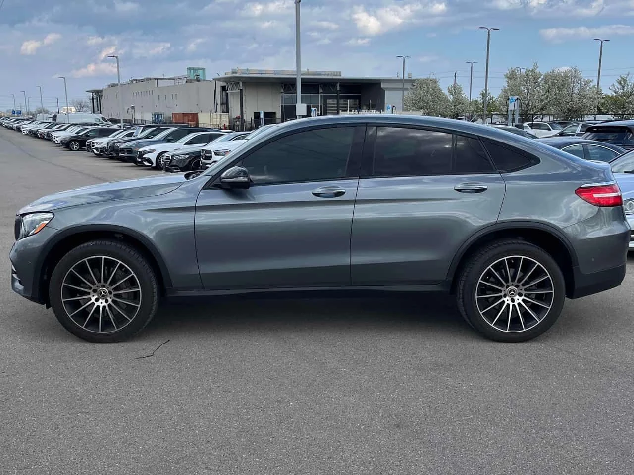 Mercedes-Benz GLC * 300 * CARFAX * БЕЗ ПЪРВОНАЧАЛНА ВНОСКА, снимка 2 - Автомобили и джипове - 54539873