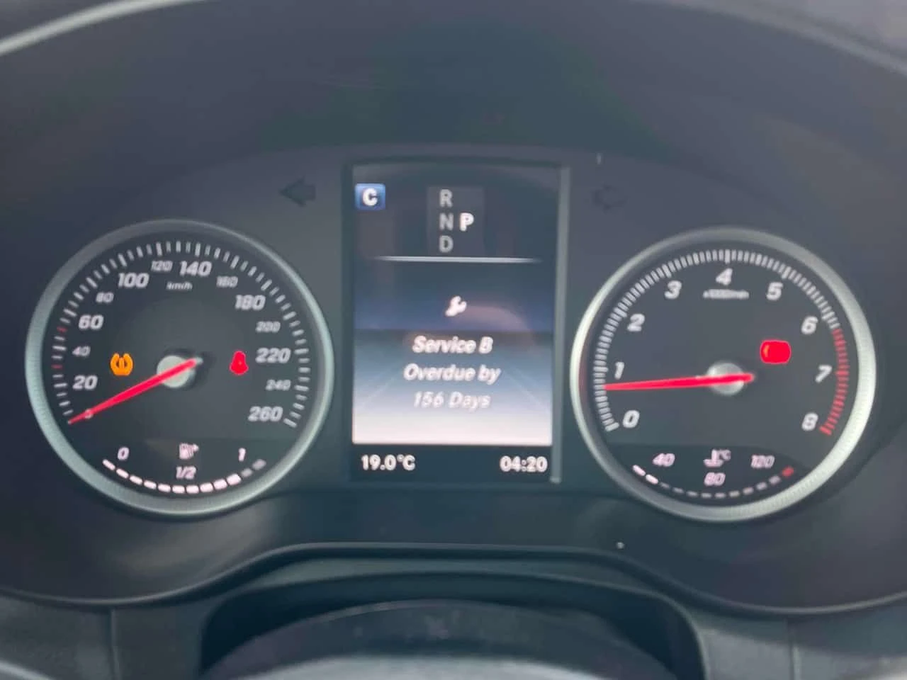 Mercedes-Benz GLC * 300 * CARFAX * БЕЗ ПЪРВОНАЧАЛНА ВНОСКА, снимка 8 - Автомобили и джипове - 54539873